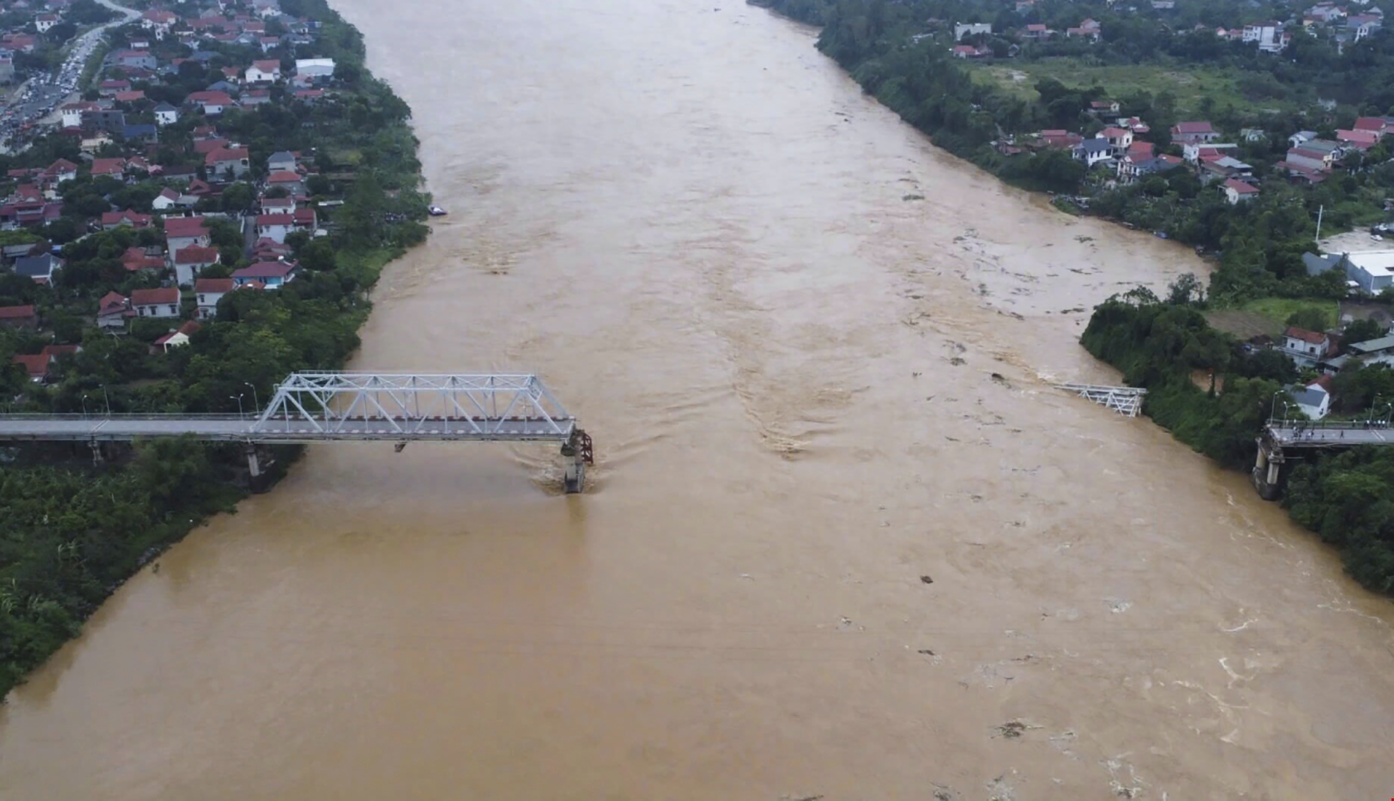 https://salarnews.in/public/uploads/images/newsimages/maannewsimage09092024_163647_Vietnam floods.jpg